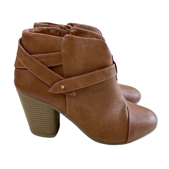 LC Lauren Conrad Slit Ankle Boots - Picture 4 of 14